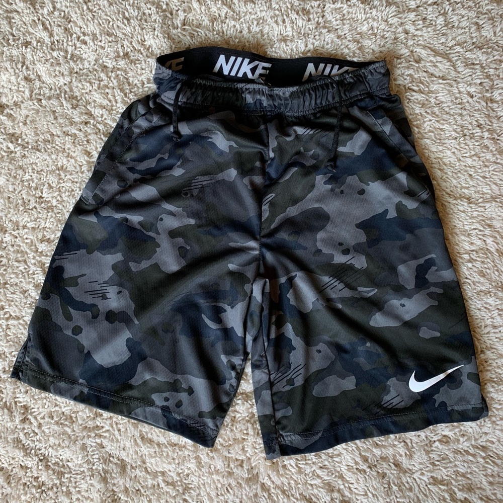 Nike short